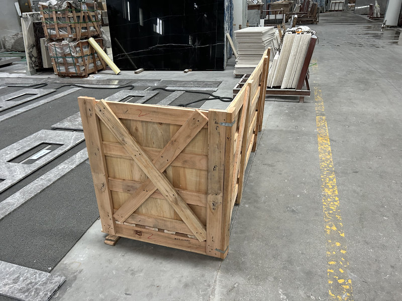 Reinforced wooden crate frame for marble vanity tops