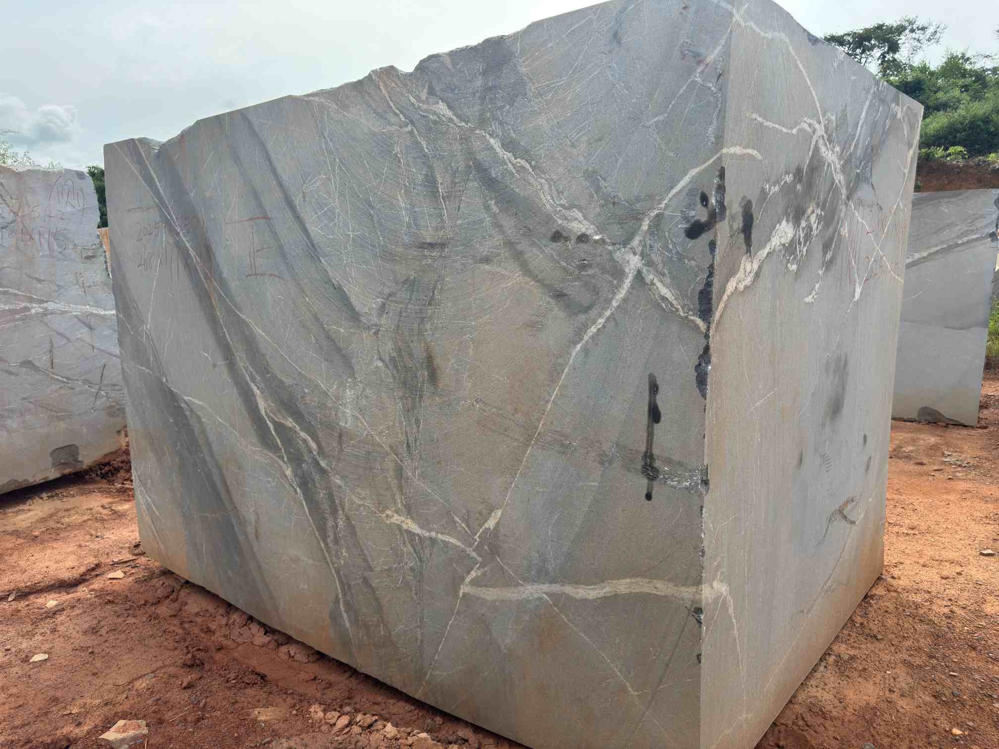 Cut-to-size Tema Grey granite steps arranged for dimensional inspection