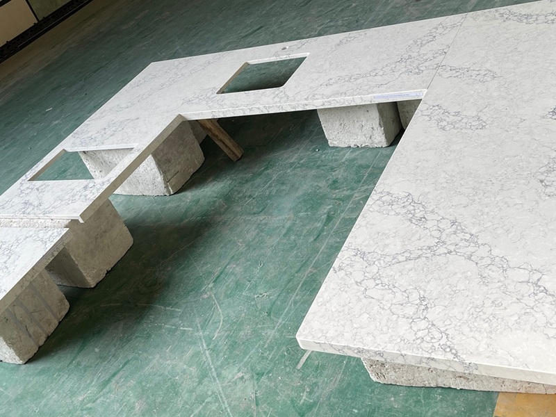 White Marble Look Quartz Custom Countertop White Marble Look Quartz Custom Countertop