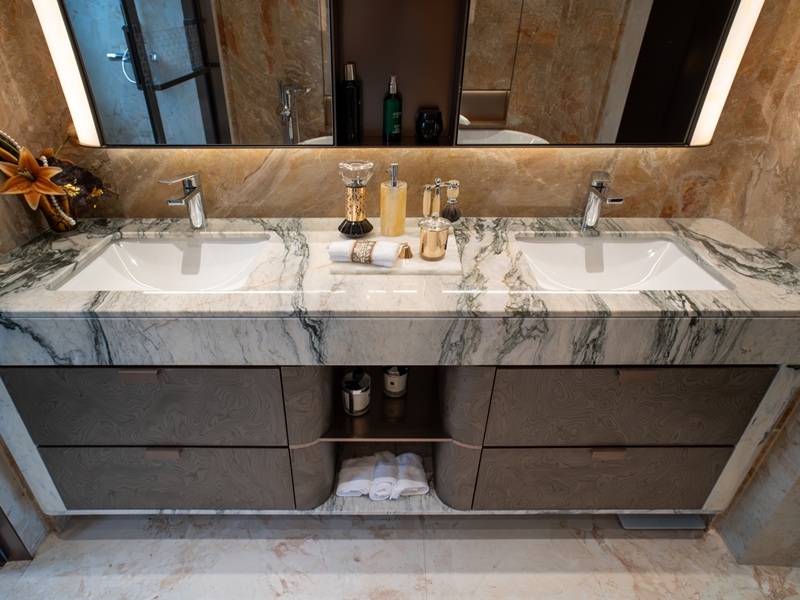 Fantastico Arni Vanity Tops